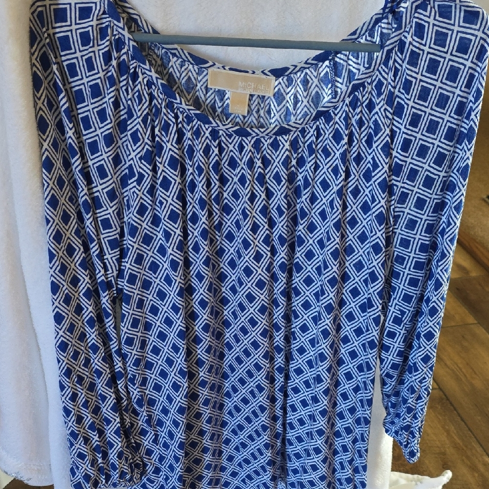 Michael Kors Diamond Print Blouse in Blue and White, Super Comfy, L